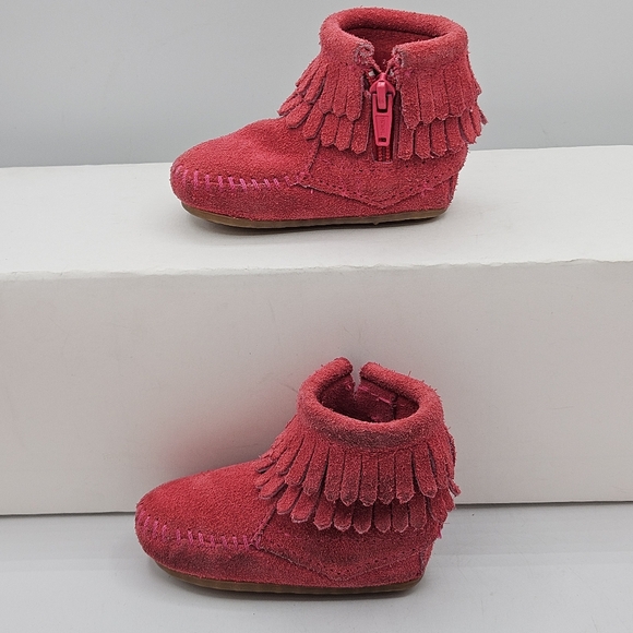 Minnetonka pink suede double Fringe baby booties size 2 - Picture 2 of 16